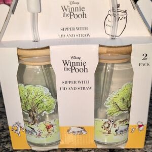 Disney Classic Winnie the Pooh Sipper Set with Lid and Straw - New In Box
